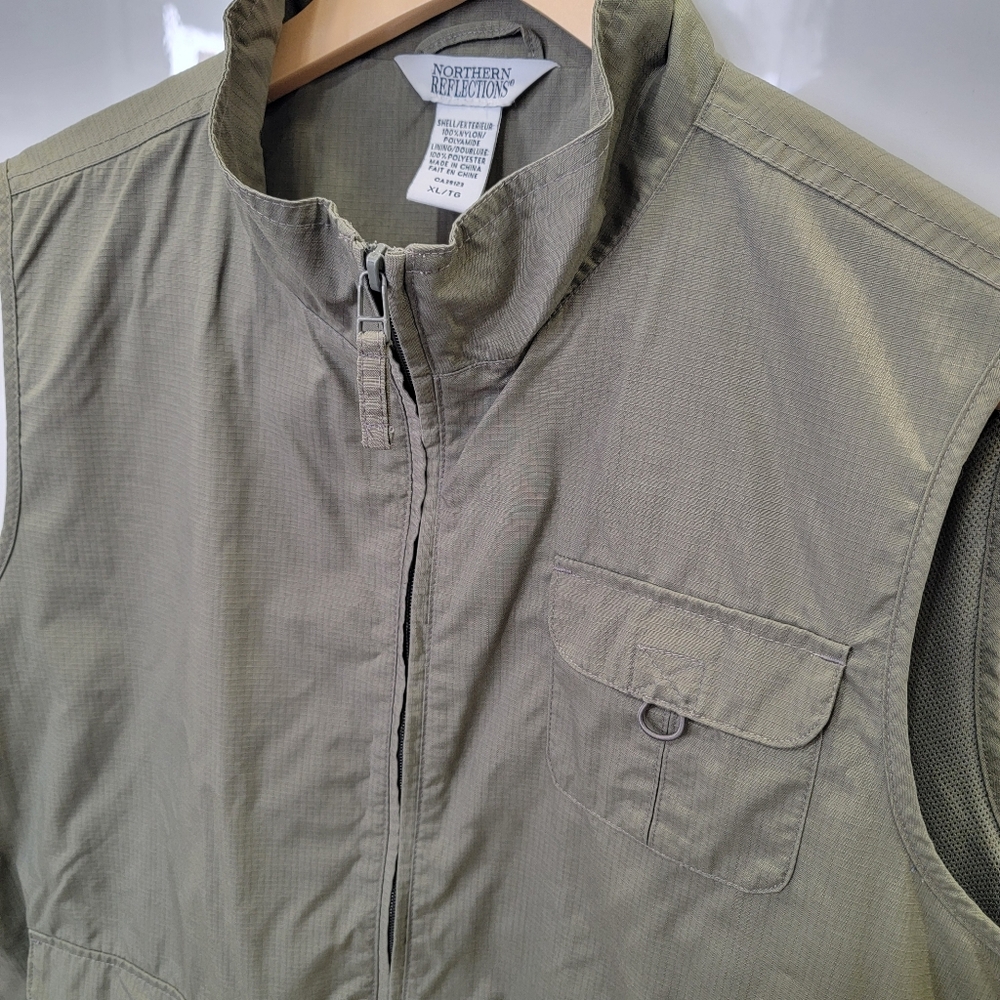 Northern Reflections Green Utility Cargo Vest Outdoor Coastal Gorpcore Womens XL - Picture 11 of 17